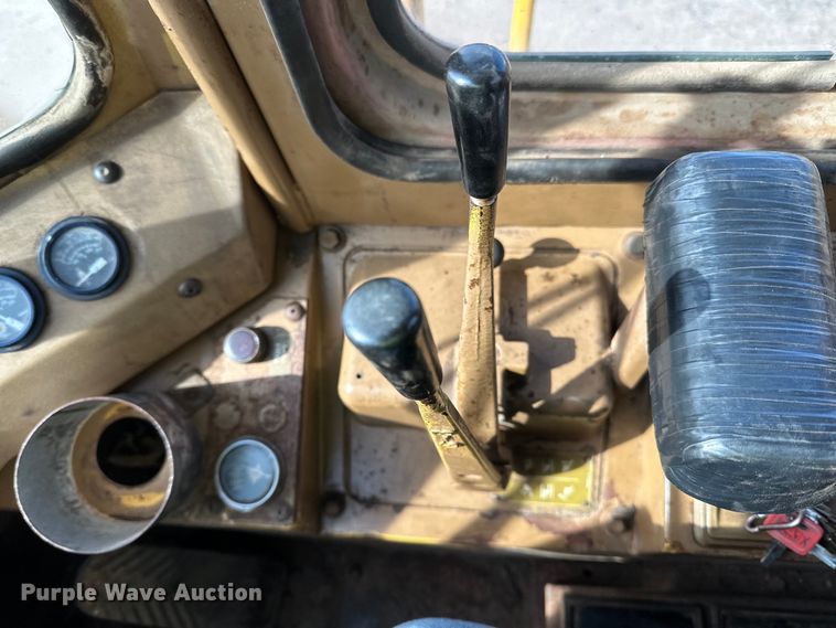 image for item DO3298 1987 Caterpillar 950E wheel loader