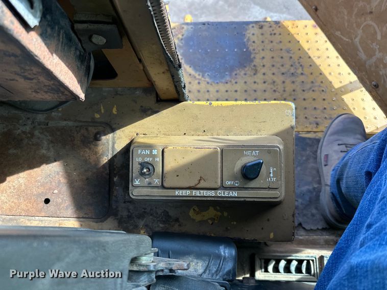 image for item DO3298 1987 Caterpillar 950E wheel loader