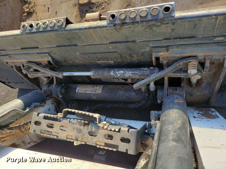 image for item DO3301 2019 Bobcat T650 tracked skid steer loader