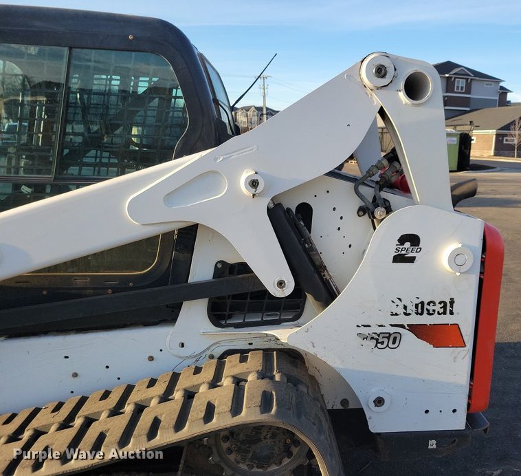 image for item DO3301 2019 Bobcat T650 tracked skid steer loader