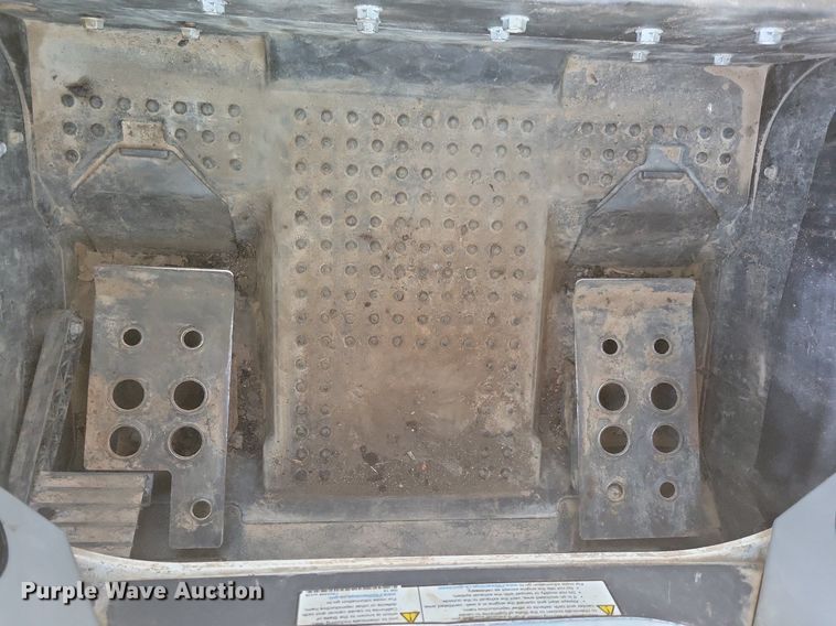 image for item DO3301 2019 Bobcat T650 tracked skid steer loader