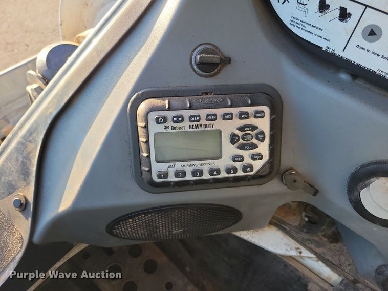 image for item DO3301 2019 Bobcat T650 tracked skid steer loader