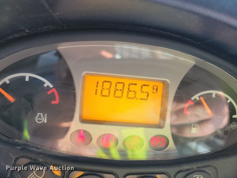 image for item DO3301 2019 Bobcat T650 tracked skid steer loader