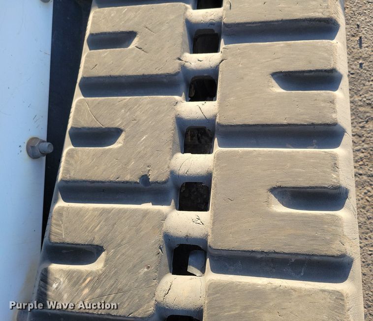 image for item DO3301 2019 Bobcat T650 tracked skid steer loader