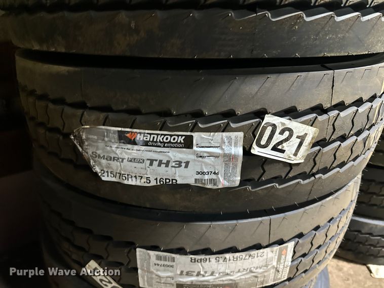 image for item DO3319 (8) Hankook Smart Flex TH31 215/75R17.5