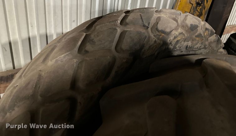 image for item DO3332 (4) tires and wheels