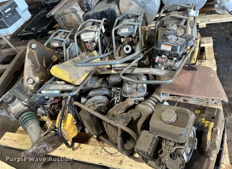 image for item DO3337 Wacker plate compactor parts