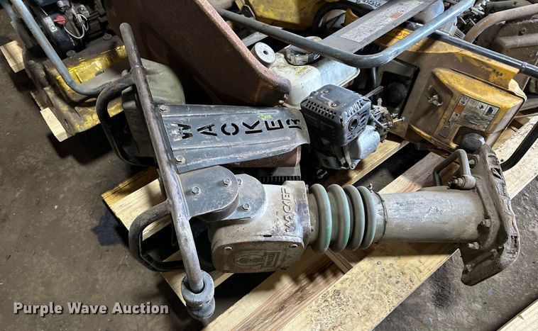 image for item DO3337 Wacker plate compactor parts