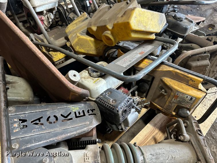 image for item DO3337 Wacker plate compactor parts