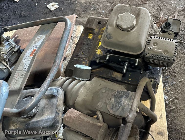 image for item DO3337 Wacker plate compactor parts