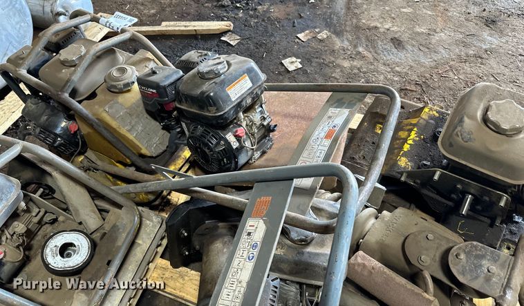 image for item DO3337 Wacker plate compactor parts