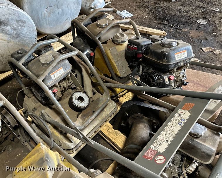 image for item DO3337 Wacker plate compactor parts