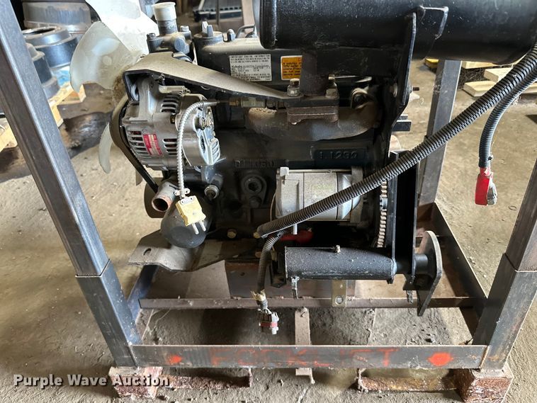 image for item DO3339 Kubota D1105 engine