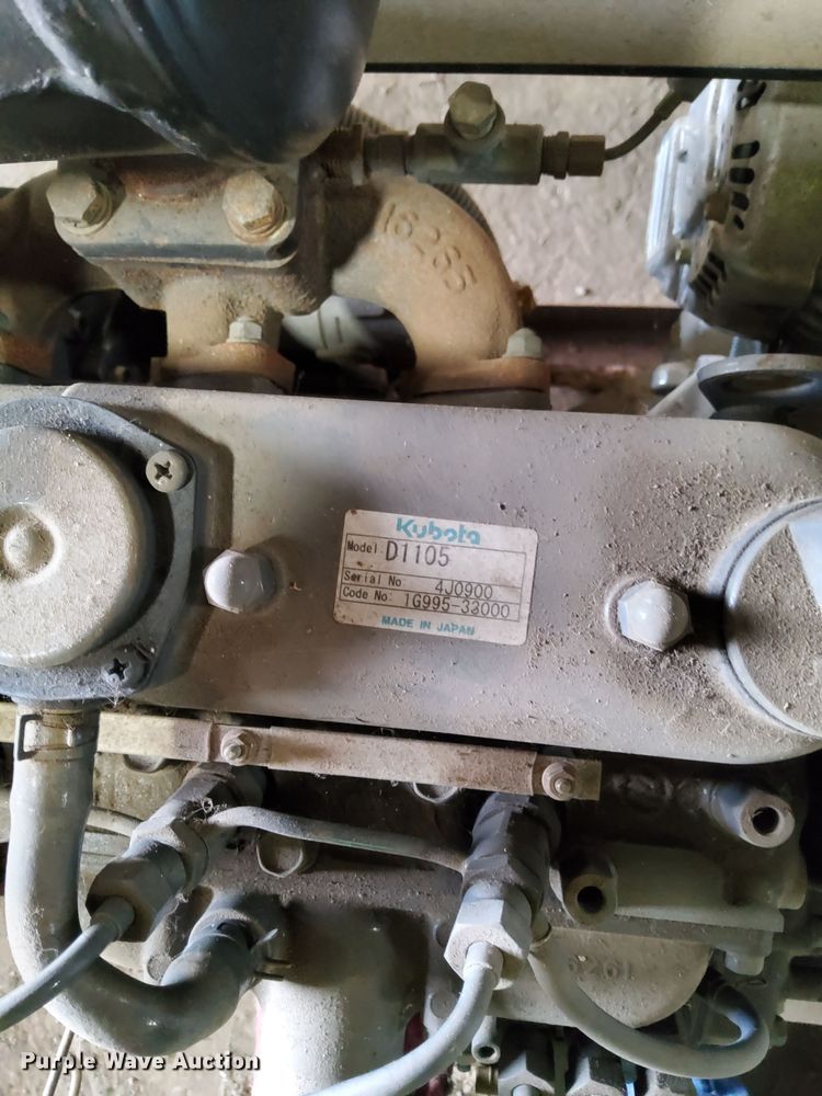 image for item DO3339 Kubota D1105 engine