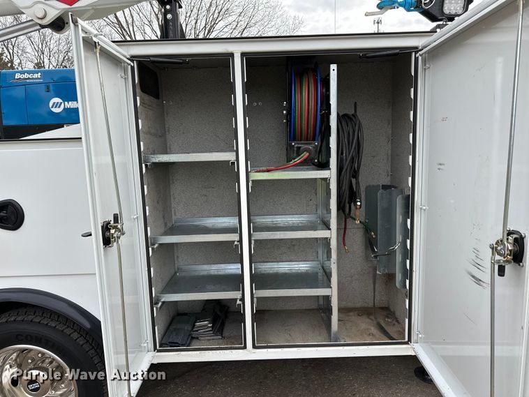 image for item DO3377 2018 Ford  F550 utility / service truck