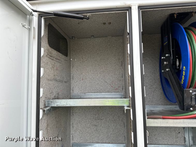 image for item DO3377 2018 Ford  F550 utility / service truck