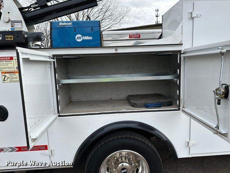 image for item DO3377 2018 Ford  F550 utility / service truck