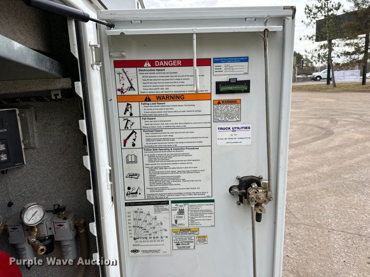 image for item DO3377 2018 Ford  F550 utility / service truck