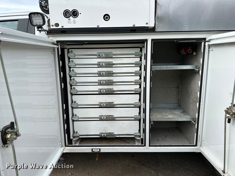 image for item DO3377 2018 Ford  F550 utility / service truck