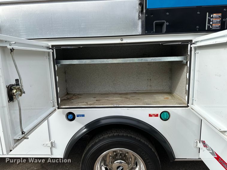 image for item DO3377 2018 Ford  F550 utility / service truck