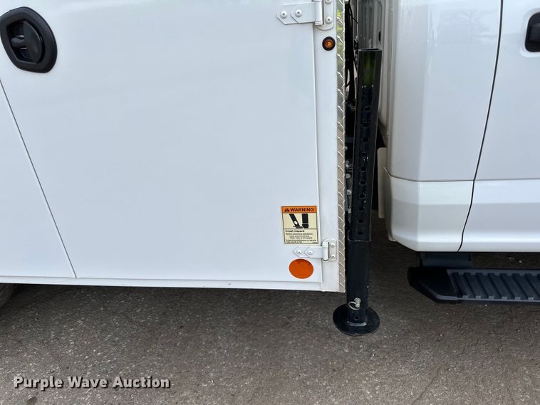image for item DO3377 2018 Ford  F550 utility / service truck
