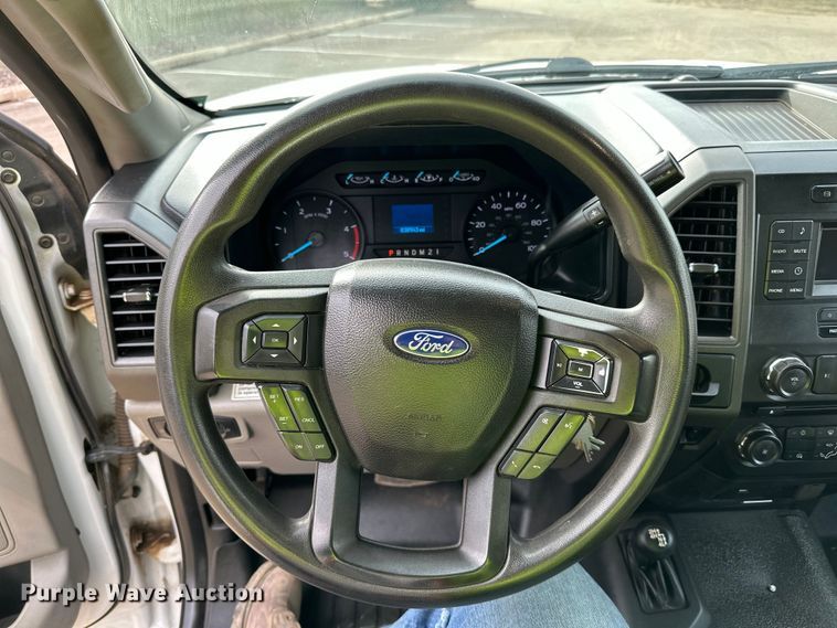 image for item DO3377 2018 Ford  F550 utility / service truck