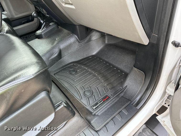 image for item DO3377 2018 Ford  F550 utility / service truck