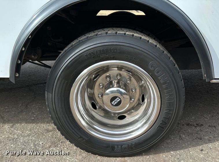 image for item DO3377 2018 Ford  F550 utility / service truck