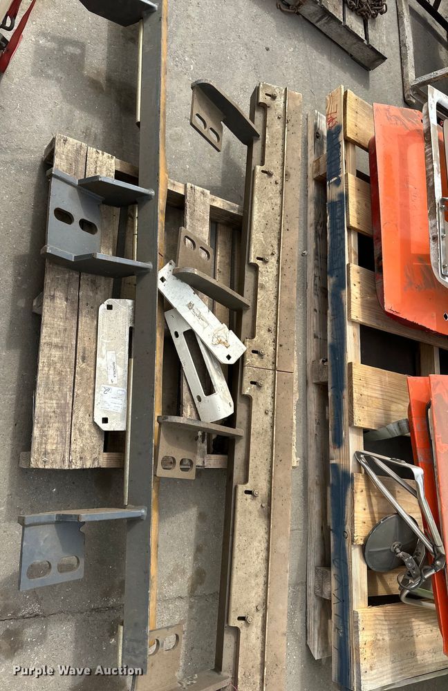 image for item DO3383 Bomag  roller parts