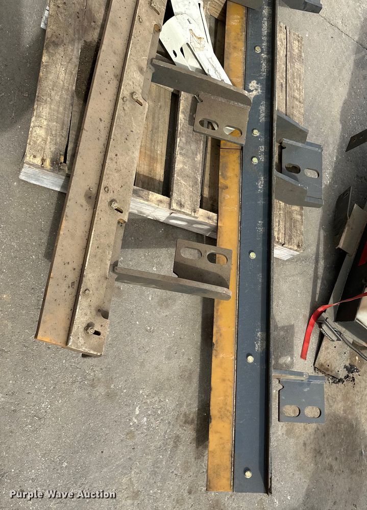 image for item DO3383 Bomag  roller parts