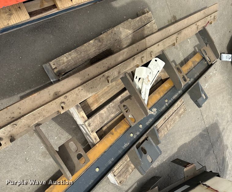 image for item DO3383 Bomag  roller parts