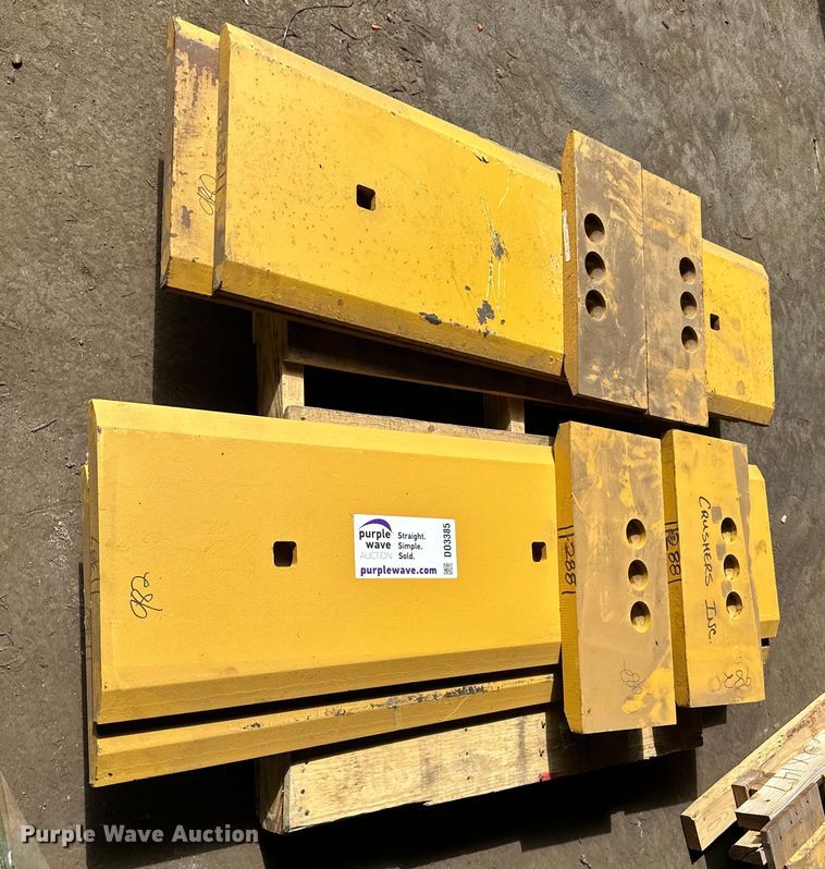 image for item DO3385 Wheel loader cutting edges