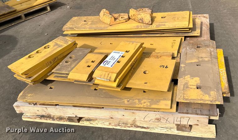 image for item DO3387 Wheel loader cutting edges 