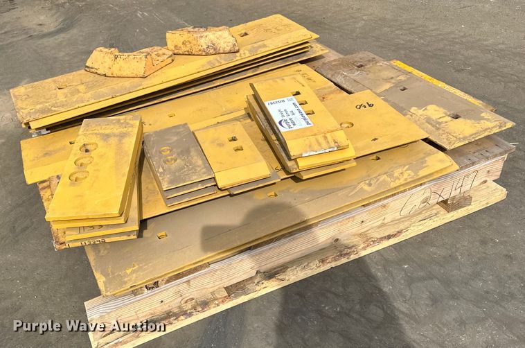 image for item DO3387 Wheel loader cutting edges 