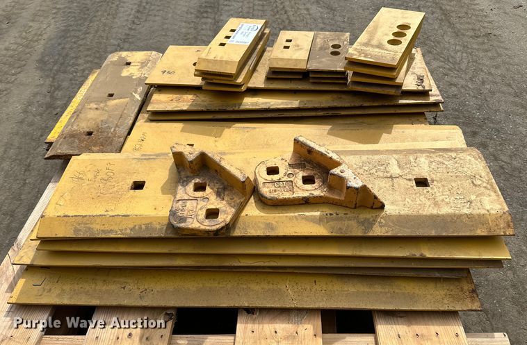 image for item DO3387 Wheel loader cutting edges 