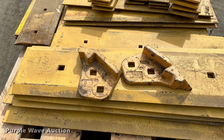 image for item DO3387 Wheel loader cutting edges 