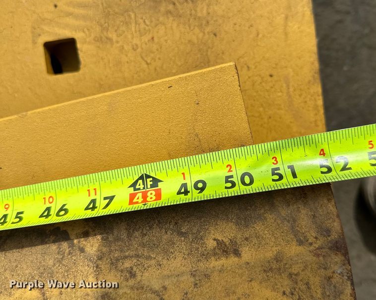 image for item DO3387 Wheel loader cutting edges 