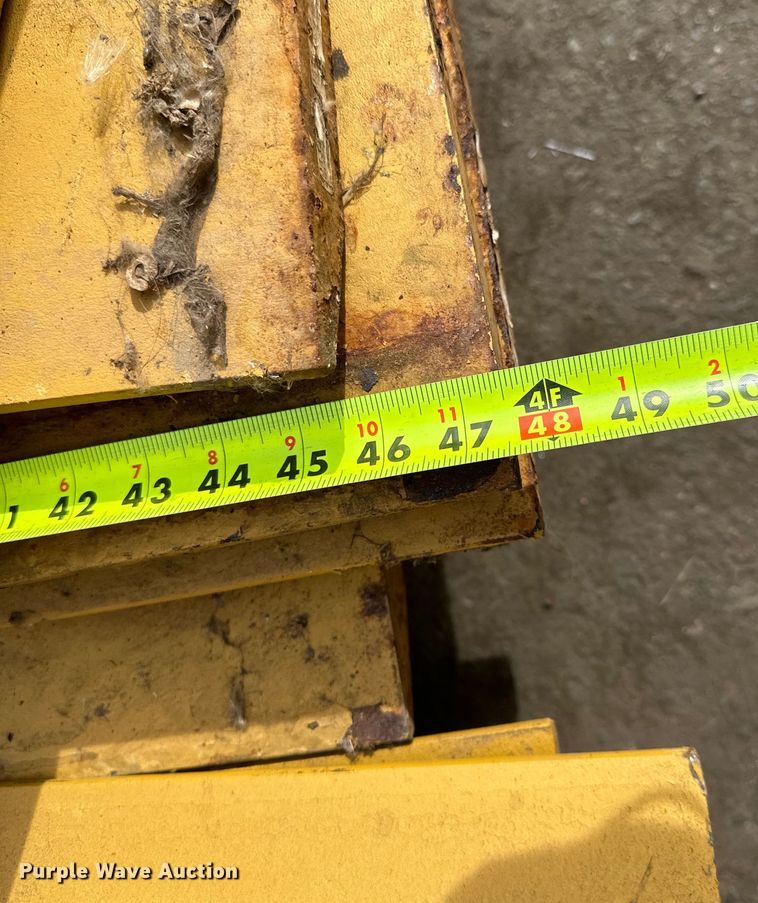 image for item DO3387 Wheel loader cutting edges 