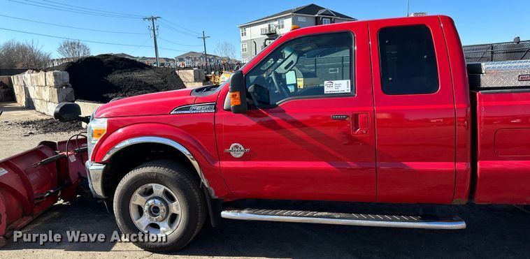 image for item DO3394 2015 Ford F350 Super Duty Lariat SuperCab pickup truck