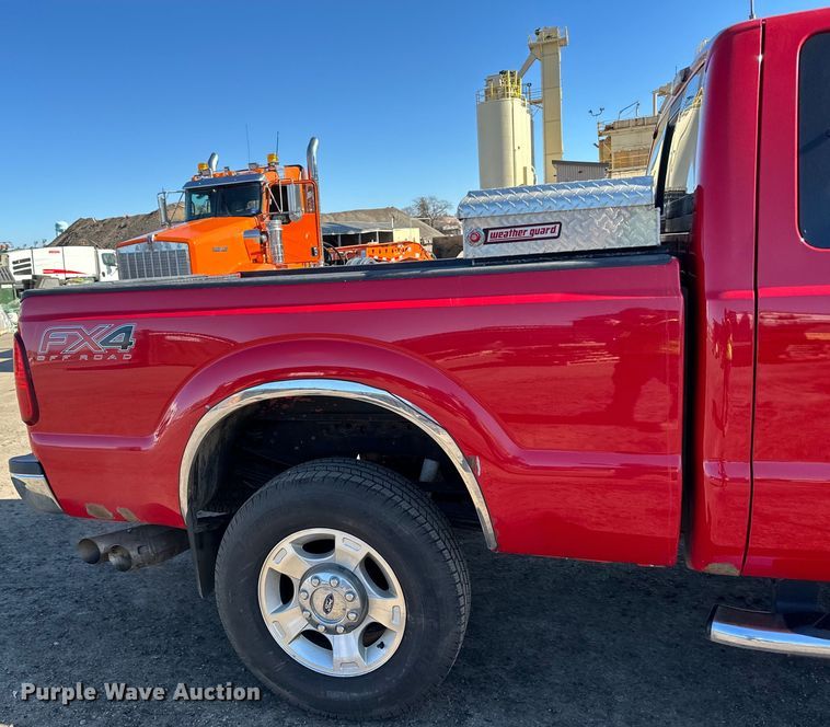 image for item DO3394 2015 Ford F350 Super Duty Lariat SuperCab pickup truck