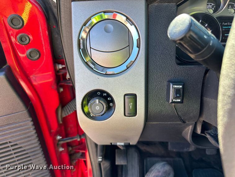 image for item DO3394 2015 Ford F350 Super Duty Lariat SuperCab pickup truck