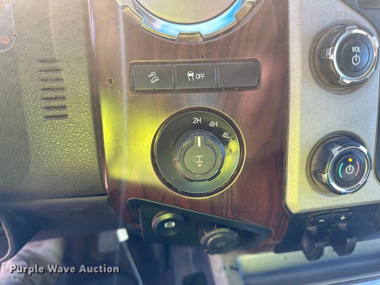 image for item DO3394 2015 Ford F350 Super Duty Lariat SuperCab pickup truck