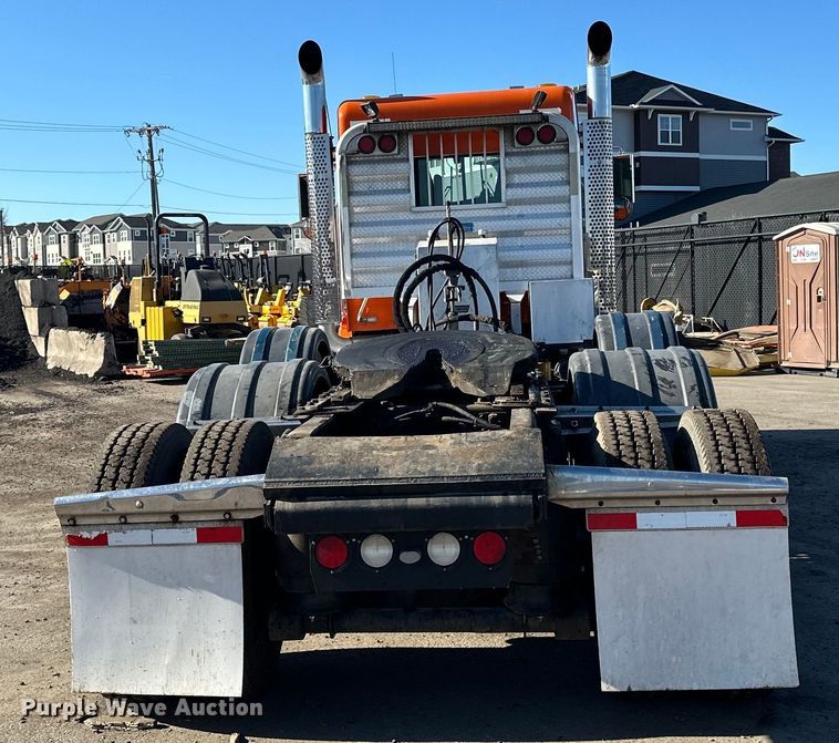 image for item DO3395 2014 Kenworth  T800W semi truck