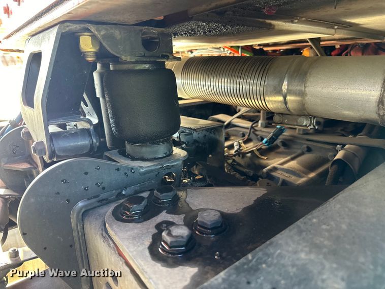 image for item DO3395 2014 Kenworth  T800W semi truck