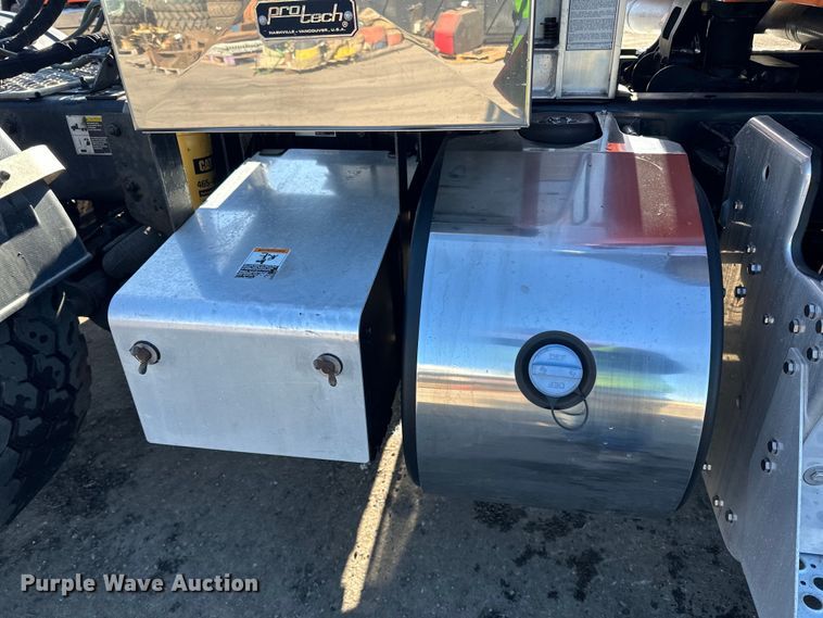 image for item DO3395 2014 Kenworth  T800W semi truck