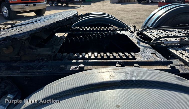 image for item DO3395 2014 Kenworth  T800W semi truck