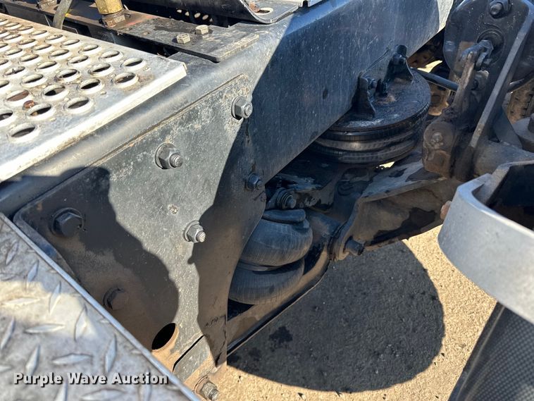 image for item DO3395 2014 Kenworth  T800W semi truck