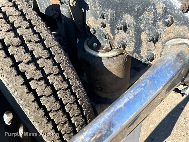 image for item DO3395 2014 Kenworth  T800W semi truck