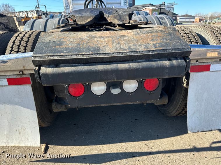 image for item DO3395 2014 Kenworth  T800W semi truck