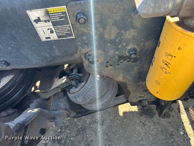 image for item DO3395 2014 Kenworth  T800W semi truck